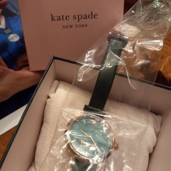 Kate spade watch - Picture 4 of 5